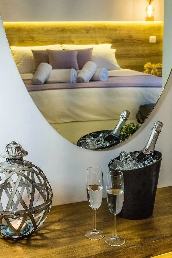 Glossy Lodge Thessaloniki